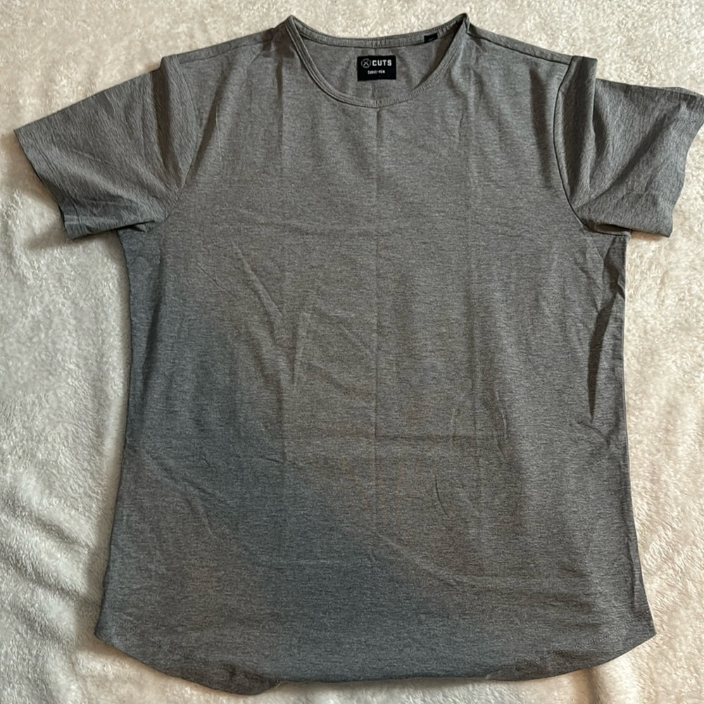 Cuts clothing curve hem shirt Size: XL